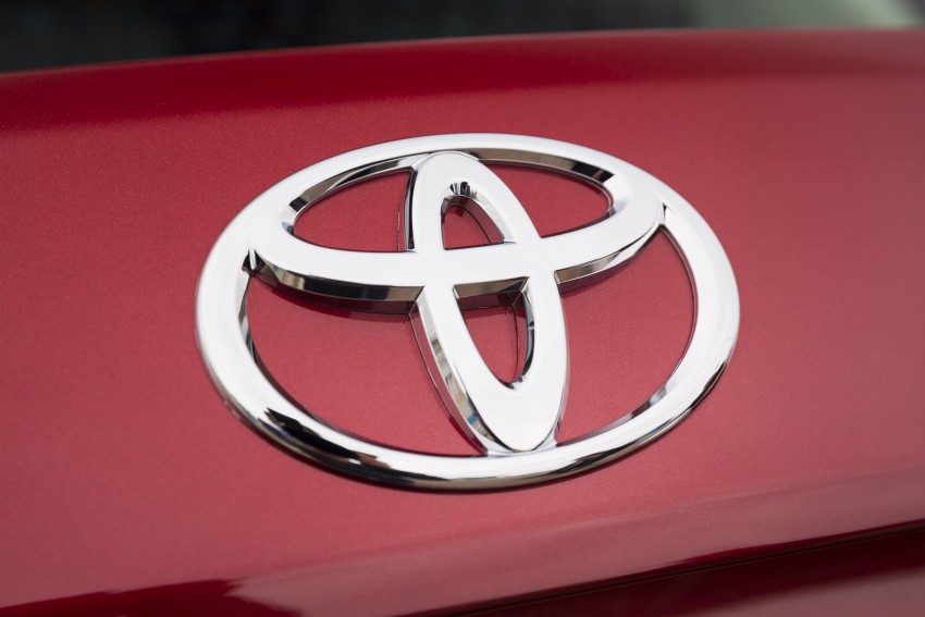 2016 Toyota Yaris Sedan – another Mazda 2 clone! 386741