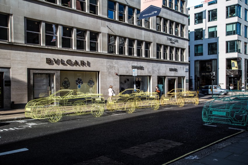 Range Rover Evoque Convertible teased in wireframes around London, global debut set for November 386788