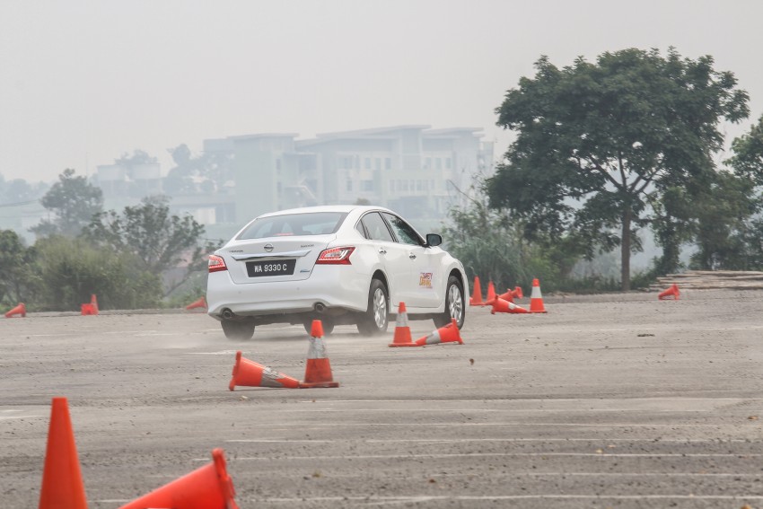 Nissan Safety Driving Experience – a defensive driving course catered especially to Nissan owners 394679