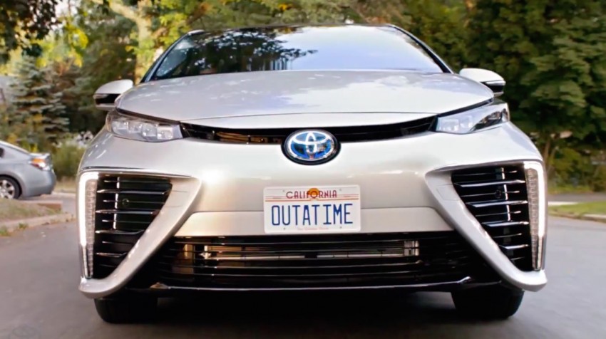 Toyota Mirai BTTF ad – it’s powered by rubbish too! 395315