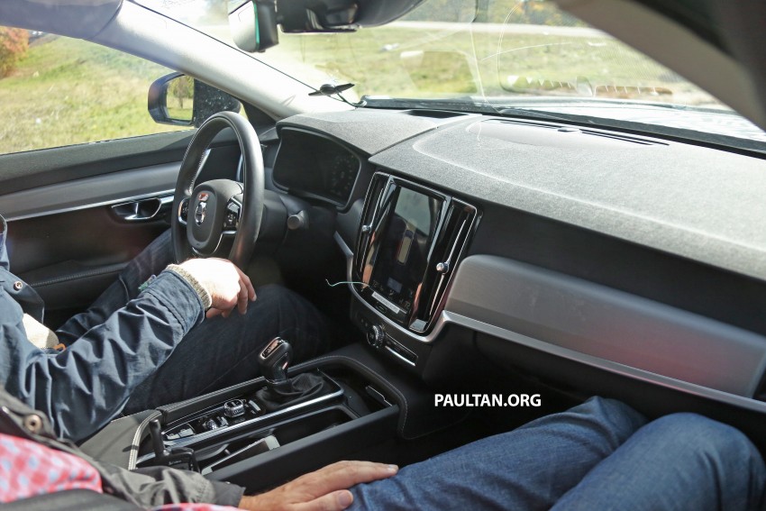 SPYSHOTS: Volvo S90 interior caught undisguised! 393084