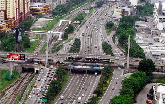 Kerajaan bakal ambil alih konsesi empat lebuhraya – caj kesesakan pada waktu puncak sebagai ganti