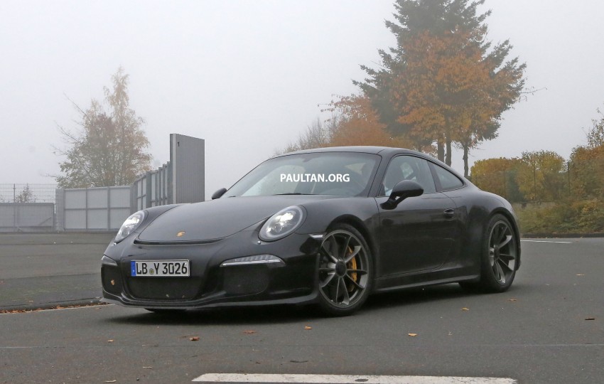 SPIED: Porsche 911 R goes testing sans camouflage 399478