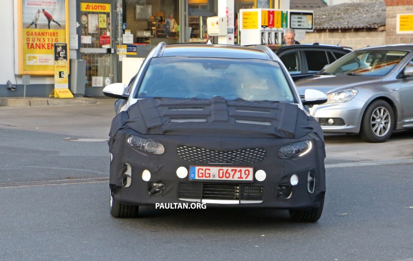 SPYSHOTS: First ever Kia Optima wagon on test 411339