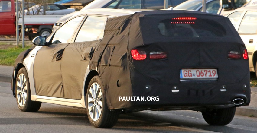 SPYSHOTS: First ever Kia Optima wagon on test 411331
