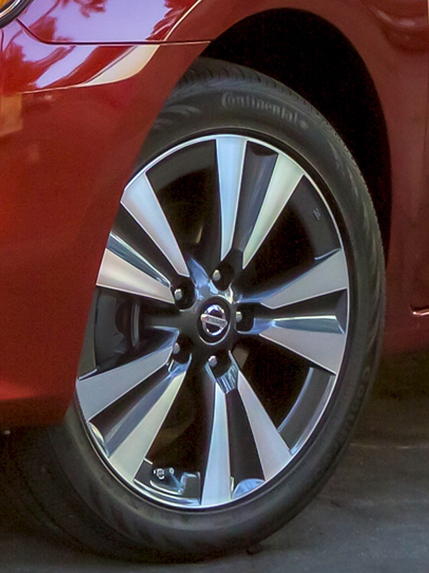LA 2015: 2016 Nissan Sentra – Sylphy V-motion facelift 409622