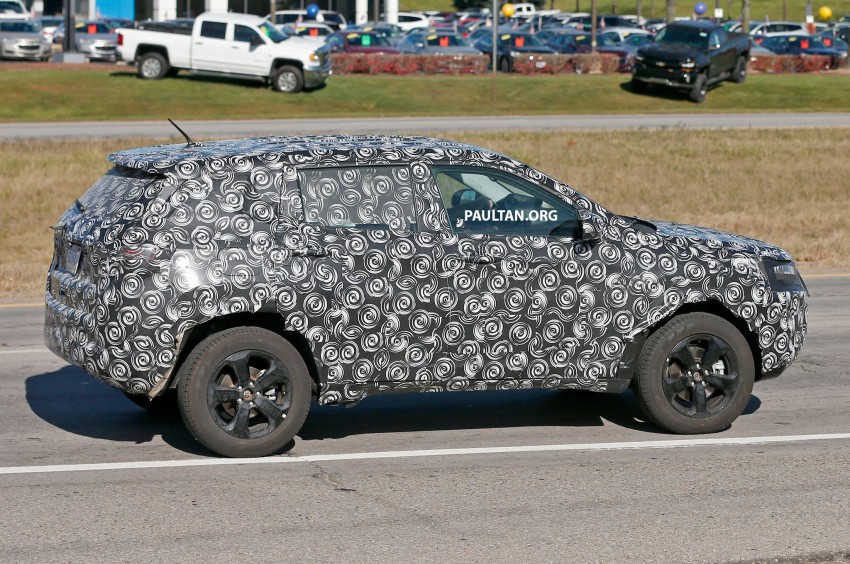 SPIED: 2017 Jeep CUV – replaces Compass and Patriot 407618