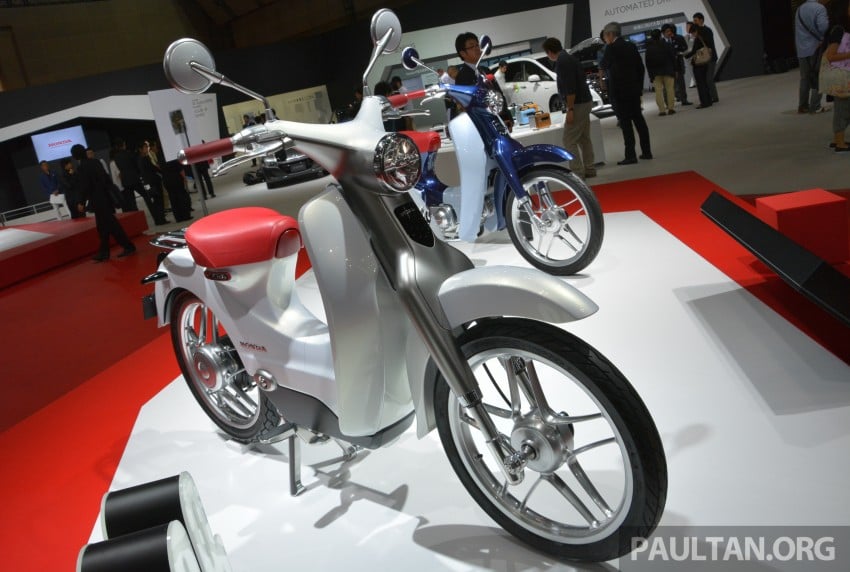 Tokyo 2015: Honda Super Cub Concept and EV Cub Concept – leading the parade of two-wheelers 402386