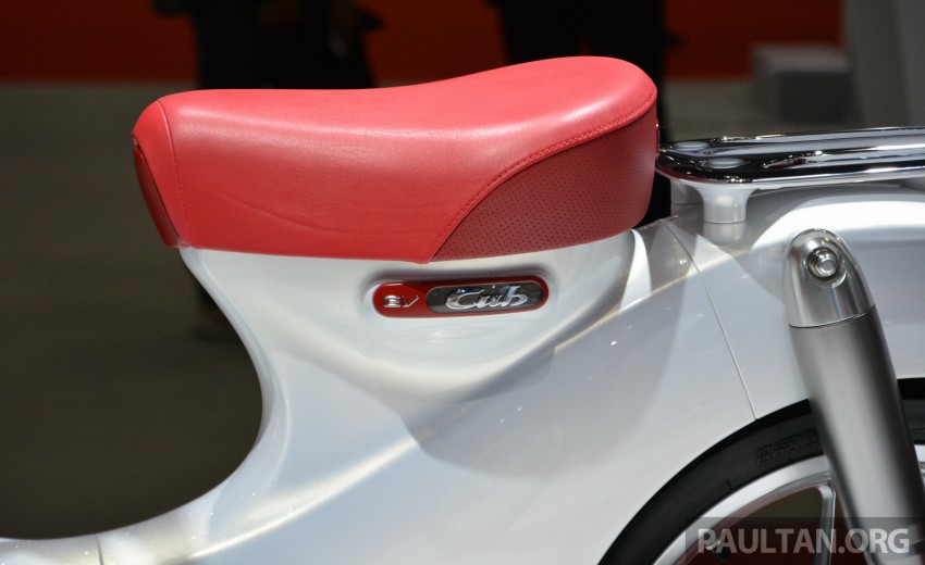 Tokyo 2015: Honda Super Cub Concept and EV Cub Concept – leading the parade of two-wheelers 402393