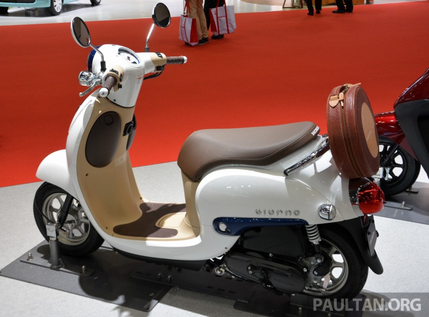 Tokyo 2015: Honda Super Cub Concept and EV Cub Concept – leading the parade of two-wheelers 402429