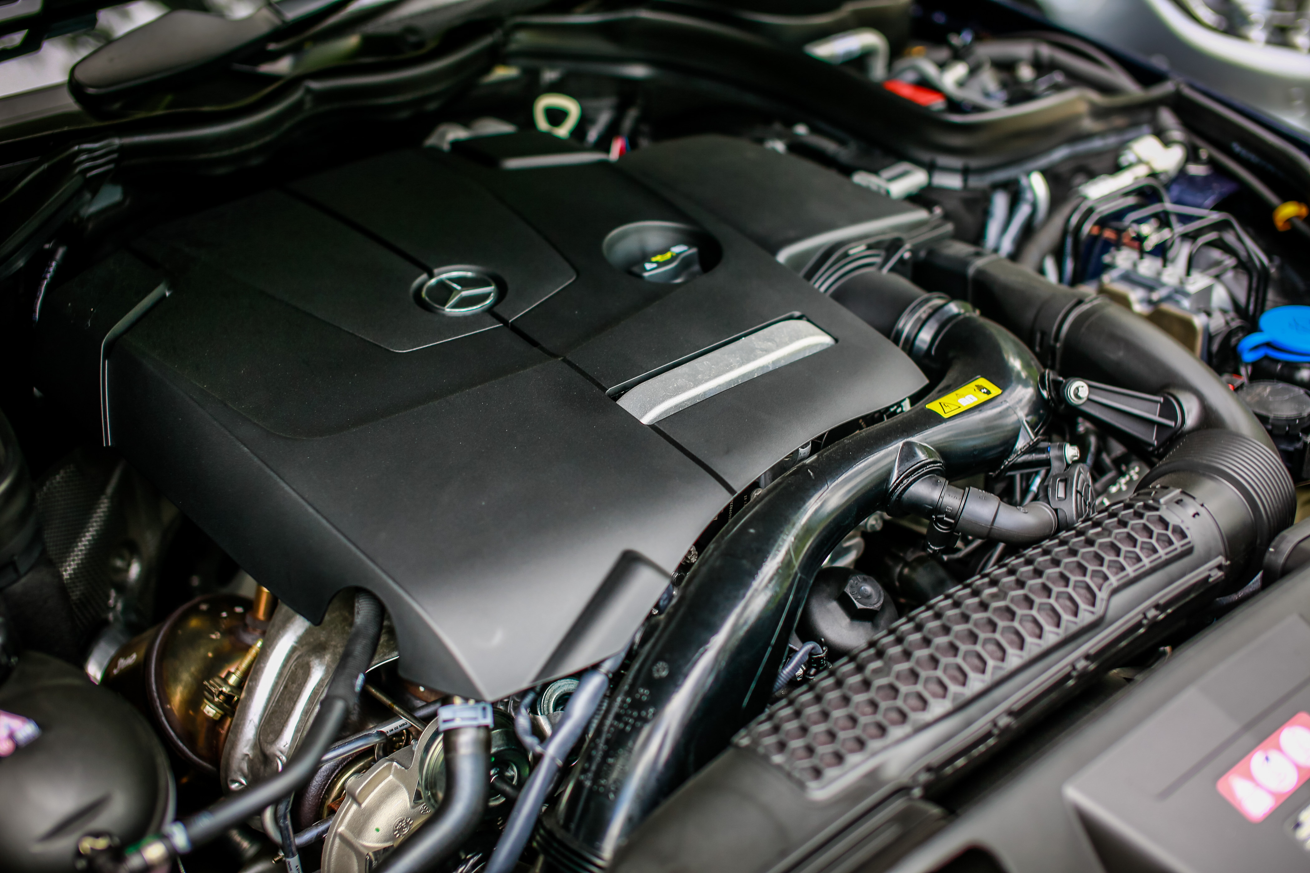 Какие двигатели мерседес самые надежные. Номер двигателя Mercedes AMG gt 53. Двигатель Мерседес е 250 насос. Двигатель Мерседес для печати. Классификация двигателя на Мерседес gt.
