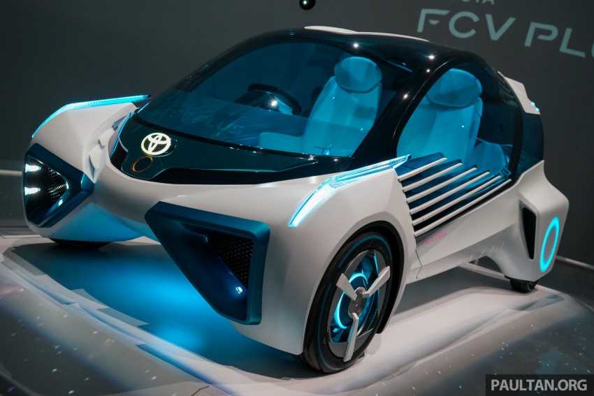 Tokyo 2015: Toyota FCV Plus says sharing is caring 404466