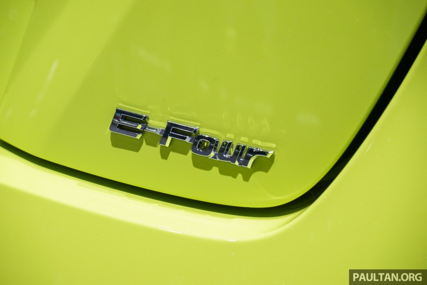 Tokyo 2015: Toyota Prius E-Four in Thermo-Tec Green 405525