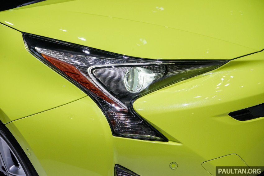 Tokyo 2015: Toyota Prius E-Four in Thermo-Tec Green 405520