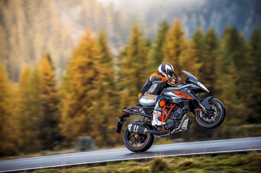 New 2016 KTM Super Duke GT, 690 Duke and Duke R 421625