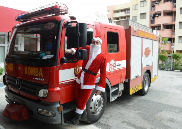 2015-mercedes-benz-malaysia-firefighting-experience-3