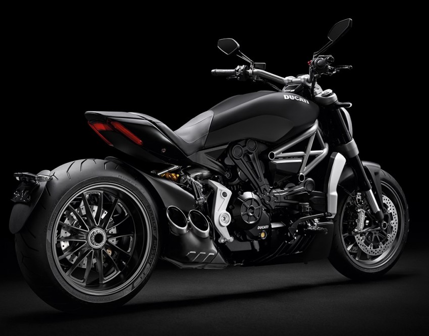 2016 Ducati XDiavel cruiser brings out the devil in you 420598