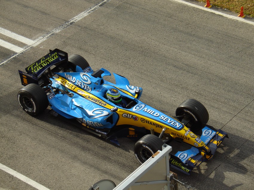 Renault buys Lotus F1 for £1 to make Formula 1 return 422528