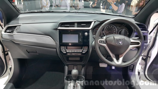 Honda-BR-V-Modulo-dashboard-at-the-2015-Thailand-Motor-Expo