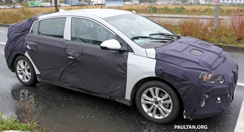 Hyundai Ioniq hybrid, plug-in hybrid and full EV teased – spyshots of Prius-fighter reveal interior in full 417033