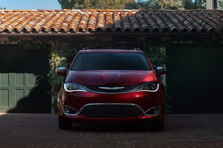 2017 Chrysler Pacifica debuts at NAIAS – Town & Country replacement now comes in hybrid flavour 426887