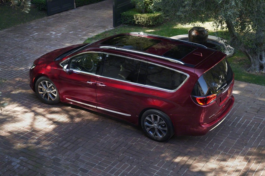 2017 Chrysler Pacifica debuts at NAIAS – Town & Country replacement now comes in hybrid flavour 426892