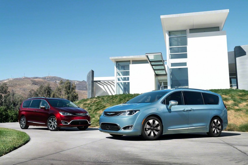2017 Chrysler Pacifica debuts at NAIAS – Town & Country replacement now comes in hybrid flavour 426877