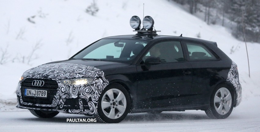 SPIED: Audi A3 hatch facelift smiles for the camera 427015