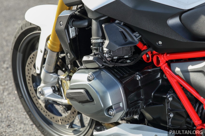REVIEW: BMW R1200R – iron fist in an iron glove 431329