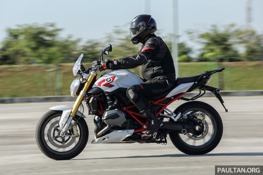REVIEW: BMW R1200R – iron fist in an iron glove 431358