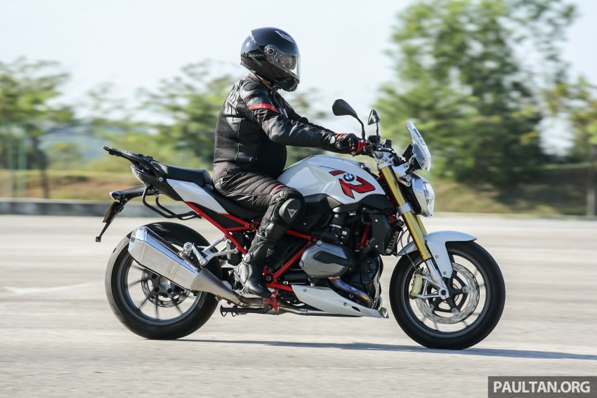 REVIEW: BMW R1200R – iron fist in an iron glove 431359