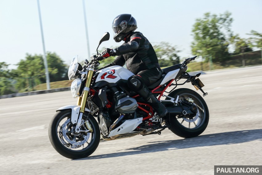REVIEW: BMW R1200R – iron fist in an iron glove 431363