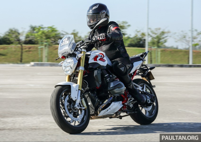 REVIEW: BMW R1200R – iron fist in an iron glove 431364