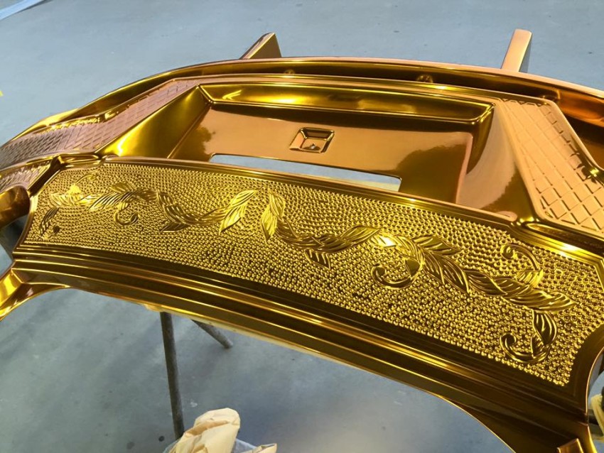 Kuhl Racing and Artisizawa Project Nissan GT-R revealed – the “engraved goldmetal paint Godzilla” 425896