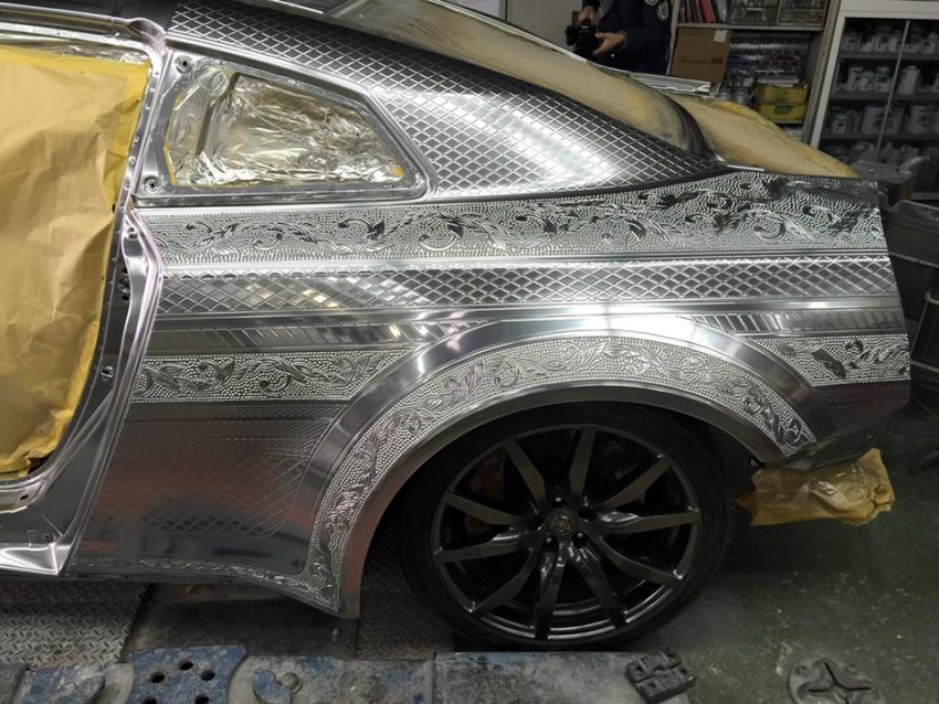 Kuhl Racing and Artisizawa Project Nissan GT-R revealed – the “engraved goldmetal paint Godzilla” 425904