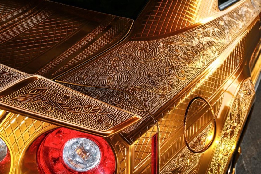 Kuhl Racing and Artisizawa Project Nissan GT-R revealed – the “engraved goldmetal paint Godzilla” 425889