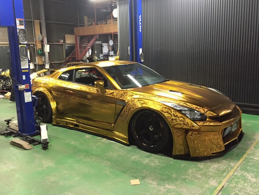 Kuhl Racing and Artisizawa Project Nissan GT-R revealed – the “engraved goldmetal paint Godzilla” 425890
