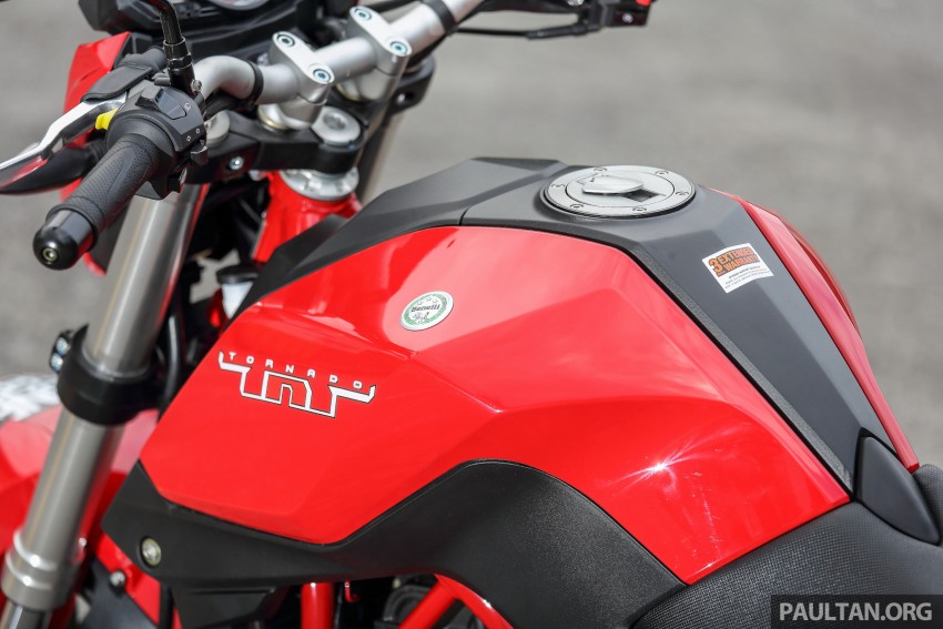 REVIEW: Benelli TnT25 – low-cost, stylish city riding 448449