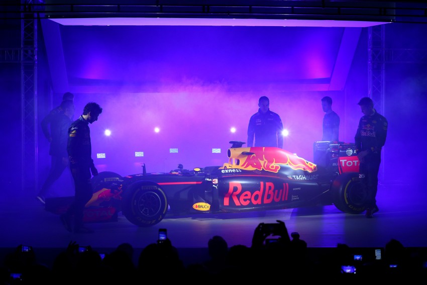 VIDEO: Red Bull Racing and Puma unveil 2016 livery Image #443787