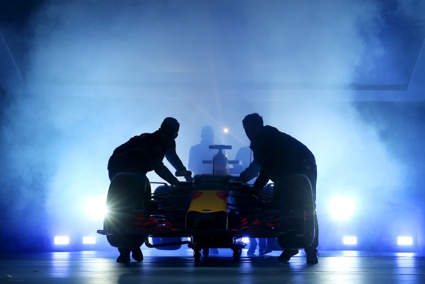 VIDEO: Red Bull Racing and Puma unveil 2016 livery 443774