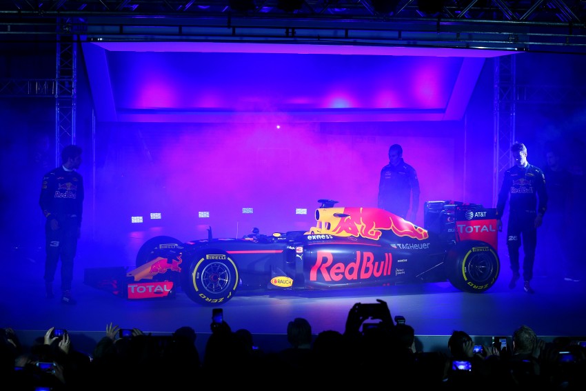 VIDEO: Red Bull Racing and Puma unveil 2016 livery 443778