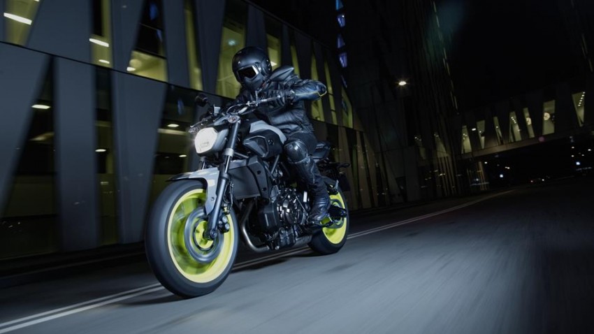 2016 Yamaha MT-07 “Moto Cage” Night Fluo revealed 447284