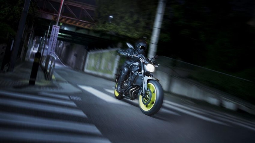2016 Yamaha MT-07 “Moto Cage” Night Fluo revealed 447287