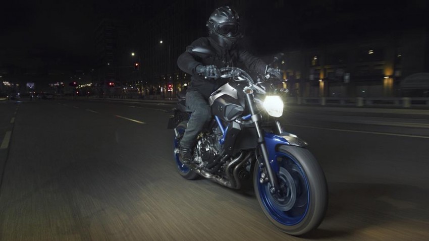 2016 Yamaha MT-07 “Moto Cage” Night Fluo revealed 447298
