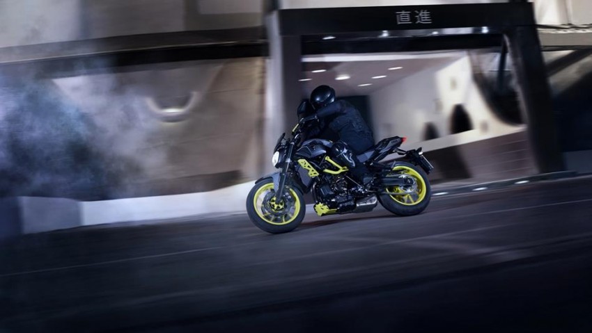 2016 Yamaha MT-07 “Moto Cage” Night Fluo revealed 447322