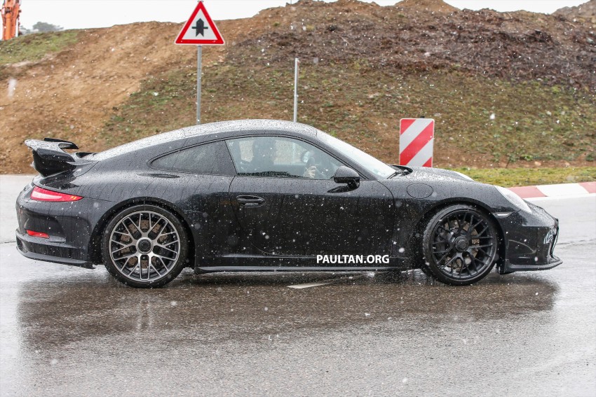 SPIED: Porsche 911 GT3 facelift due for Geneva debut 439995