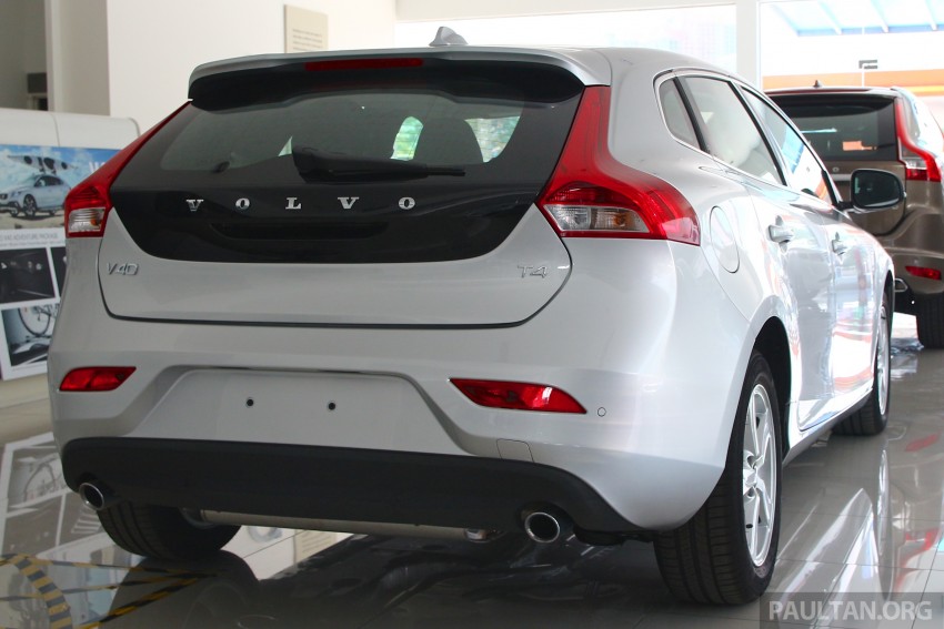 Volvo V40 T4 with Drive-E 2.0, limited units – RM176k 445506