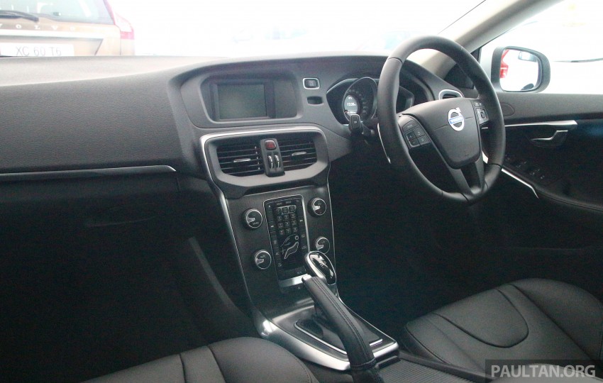 Volvo V40 T4 with Drive-E 2.0, limited units – RM176k 445516