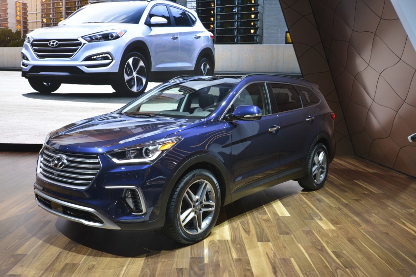 2017 Hyundai Sante Fe and Sante Fe Sport for the US 440676