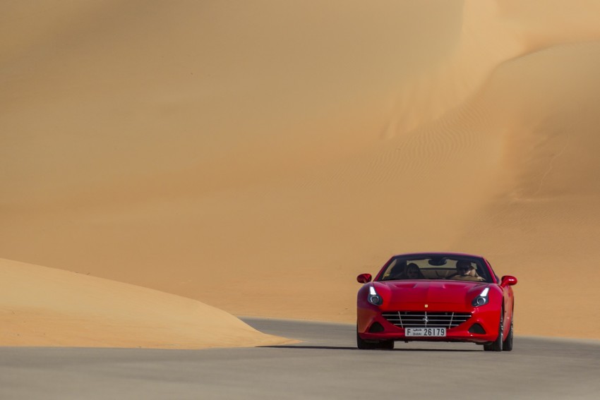 Ferrari California T heads out into the Arabian desert 436728